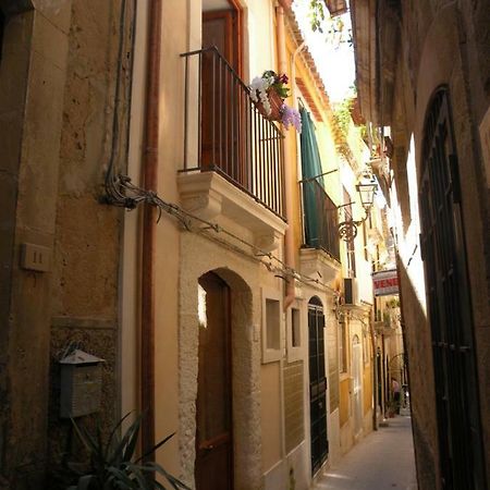 Al Blu Ortigia Apartments Сиракузы Экстерьер фото
